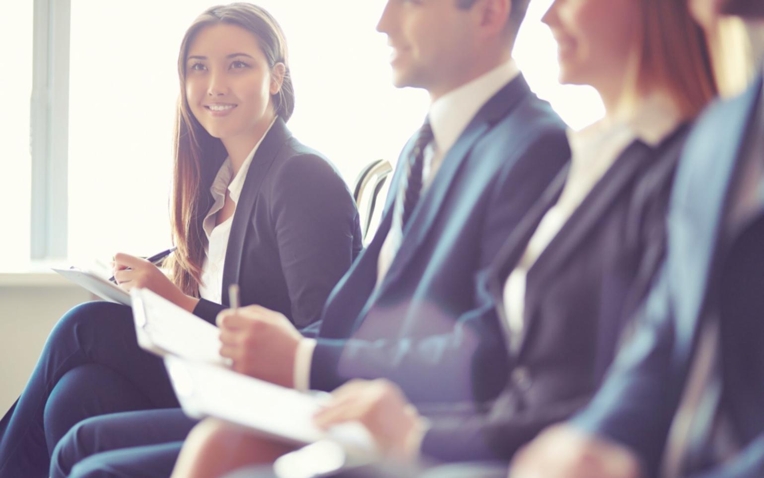 Espace de travail avec outils de planification financière moderne